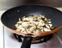 香菇芝麻滑鸡片的做法图解3