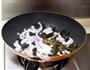 洋葱木耳炒土鸡蛋的做法图解4