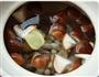 红枣莲子鸡爪汤的做法图解3