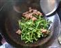 蒜苔炒肉的做法图解3