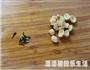 冰糖银耳莲子羹的做法图解1