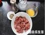 黑蒜子牛肉粒的做法图解3