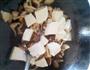 香菇半烩豆腐的做法步骤4