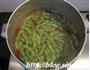 炝毛豆的做法步骤2