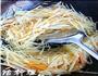 茄香土豆丝的做法步骤6