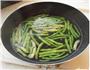 开心麻汁凉豆角的做法步骤1