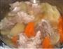雪莲果骨头汤的做法图解2