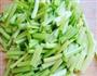 芹菜炒粉条的做法图解1