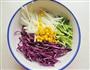 紫甘蓝雪梨沙拉的做法图解1