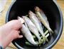 酥鲫鱼的做法图解3