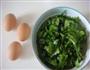 芹菜叶子炒鸡蛋的做法图解1