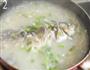 萝卜丝鲫鱼汤的做法图解4