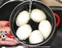 白煮蛋的做法图解2