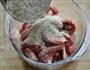 玫瑰腐乳粉蒸肉的做法图解2