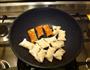 猪肉圆葱锅烙儿的做法图解4