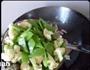 鱿鱼头炒花菜的做法图解6
