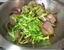 蒜苔炒腊肉的做法图解4