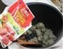 电饭煲版土豆焖排骨的做法图解2