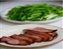蒜苗炒腊肉的做法图解3