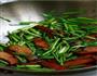 蒜苗炒腊肉的做法图解8