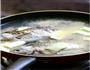 豆芽鲫鱼汤的做法图解4