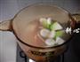 青萝卜马蹄鱿鱼汤的做法图解3