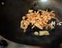 木耳腐竹炒虾仁的做法图解13