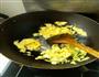 鸡蛋炒稀饭的做法图解3