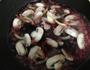 红酒蘑菇猪扒的做法图解5