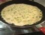 小葱鸡蛋饼的做法图解3