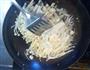 金针菇炒鸡蛋的做法图解4