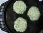 芹菜胡萝卜鸡蛋小饼的做法图解9
