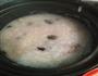 皮蛋瘦肉粥的做法图解3