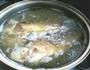 豆腐金针菇鲫鱼汤的做法图解4