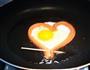 爱心火腿煎蛋的做法图解4