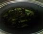 苦瓜海带瘦肉汤的做法图解3