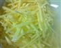 蒜香土豆丝的做法图解1