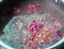 玫瑰薏米粥的做法图解5