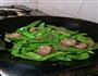 香肠炒荷兰豆的做法图解5