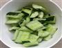 醋拦青瓜花生的做法图解1