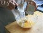 牛奶蒸蛋的做法图解2
