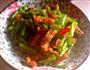 芹菜炒肉的做法图解1