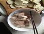 五花肉烧素鸡的做法图解2