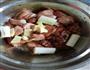 草原肉蘑炖鸡的做法图解3