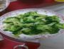 蒜茸西兰花的做法图解1