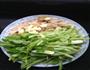 腐竹香菇炒芹菜的做法图解1