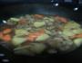 土豆烧牛腩的做法图解2