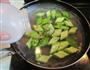 苦瓜爆鱿鱼的做法图解4
