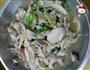 鸡腿菇炒瘦肉的做法图解3
