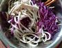 紫甘蓝拌豆腐皮丝的做法图解5